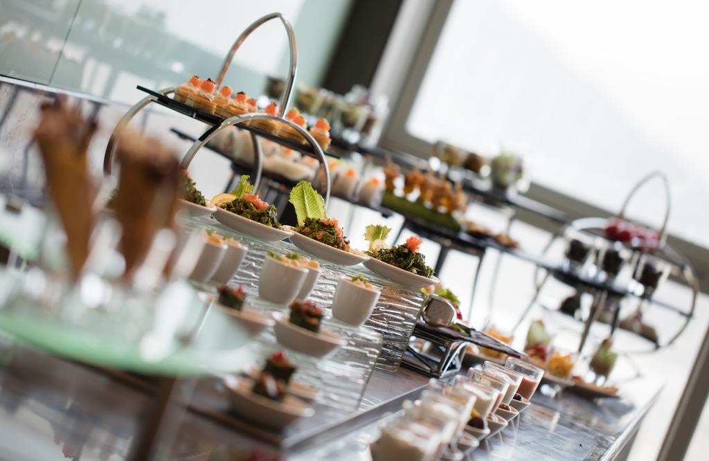 Royal M Hotel Fujairah By Gewan Экстерьер фото A buffet